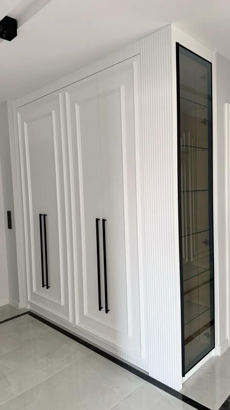 Dəhliz dolabı neoklassik